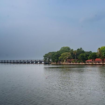 Ktdc Kumarakom Gateway Resort アーラップーザ県 エクステリア 写真