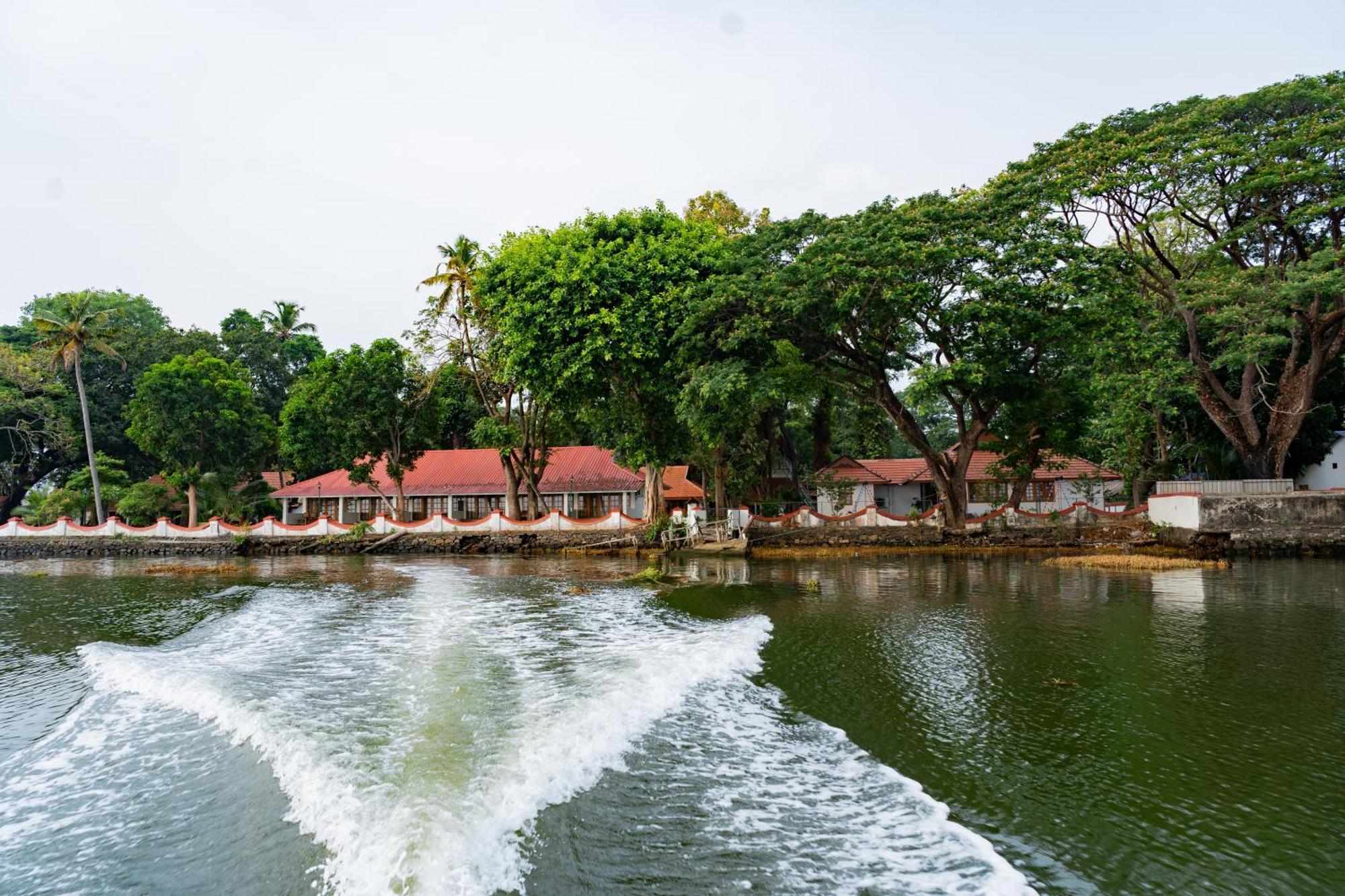 Ktdc Kumarakom Gateway Resort アーラップーザ県 エクステリア 写真